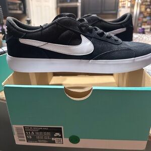 Nike SB Heritage Vulc Black and White Shoes